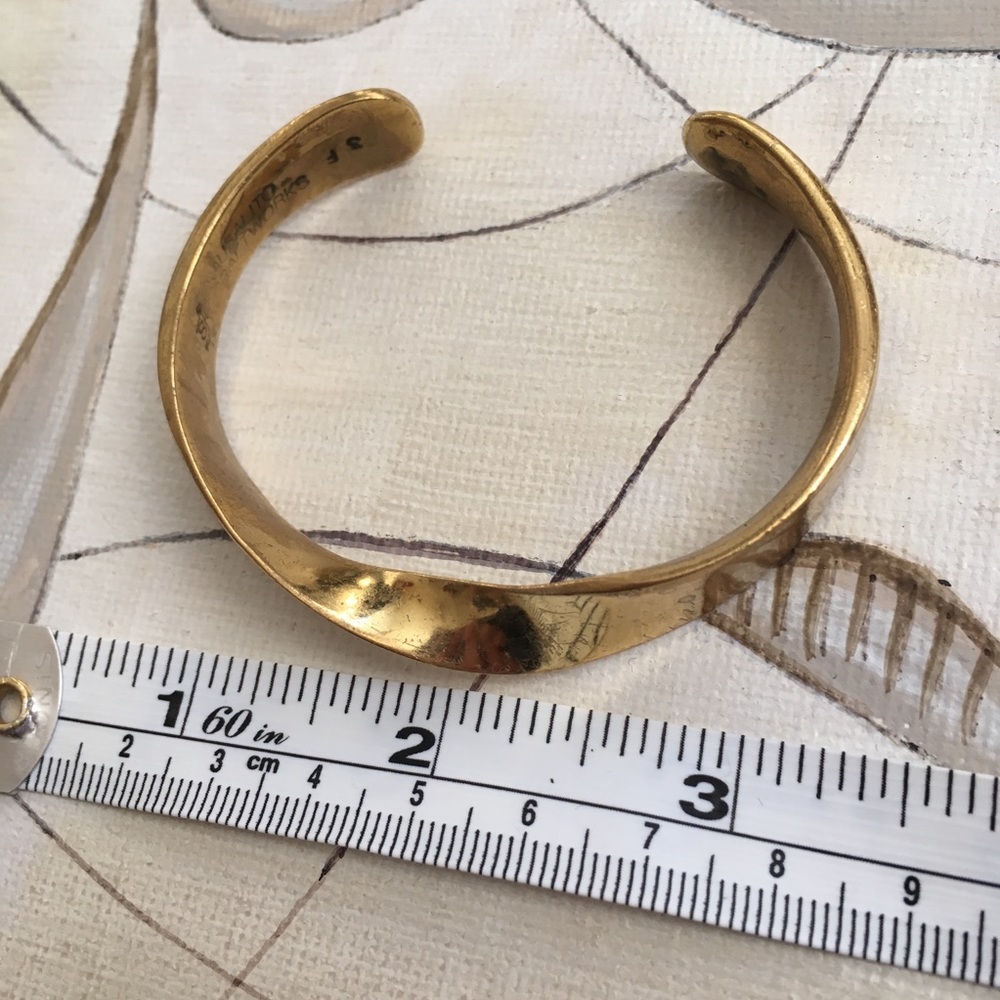 Gold color fashion bracelet